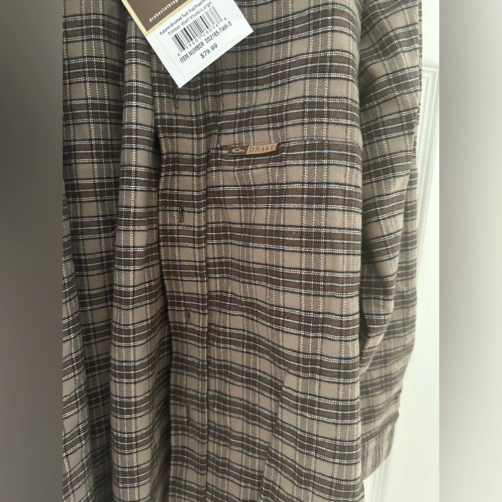 Button down - Picture 3 of 4